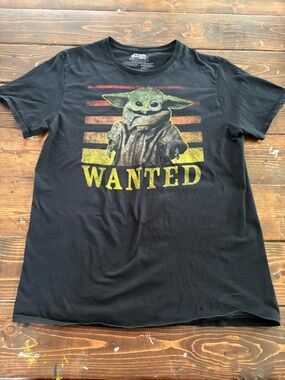 Star Wars The Mandalorian 'Baby Yoda' Wanted Graphic Tee - Black LARGE VINTAGE